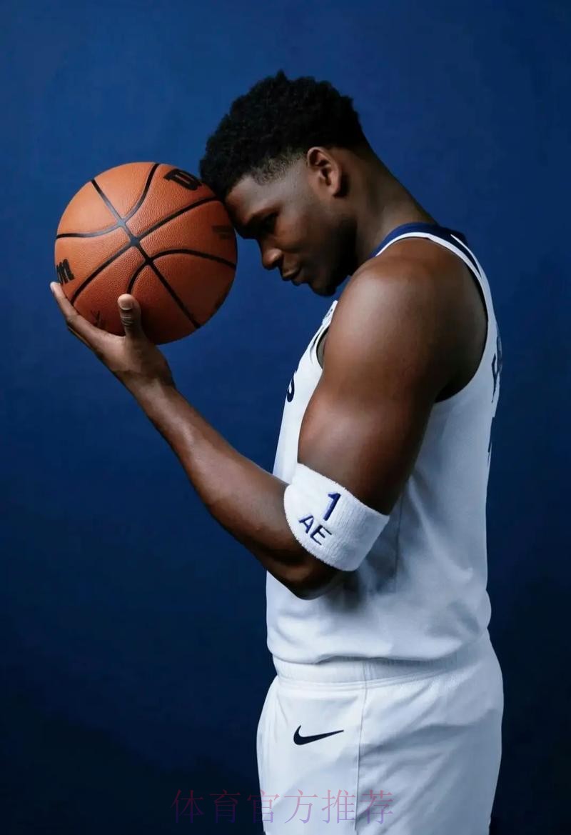 兰德尔：爱德华兹应该进全明星首发，上一场55分你们没看？